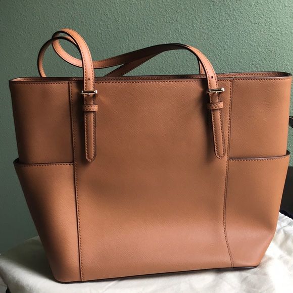 Michael Kors purse - Picture 2 of 4